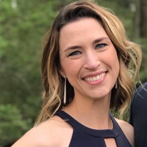 Meet your Posher, Colleen - Picture 2 of 2